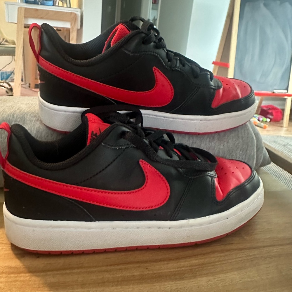 Nike Kids Black and Red Sneakers